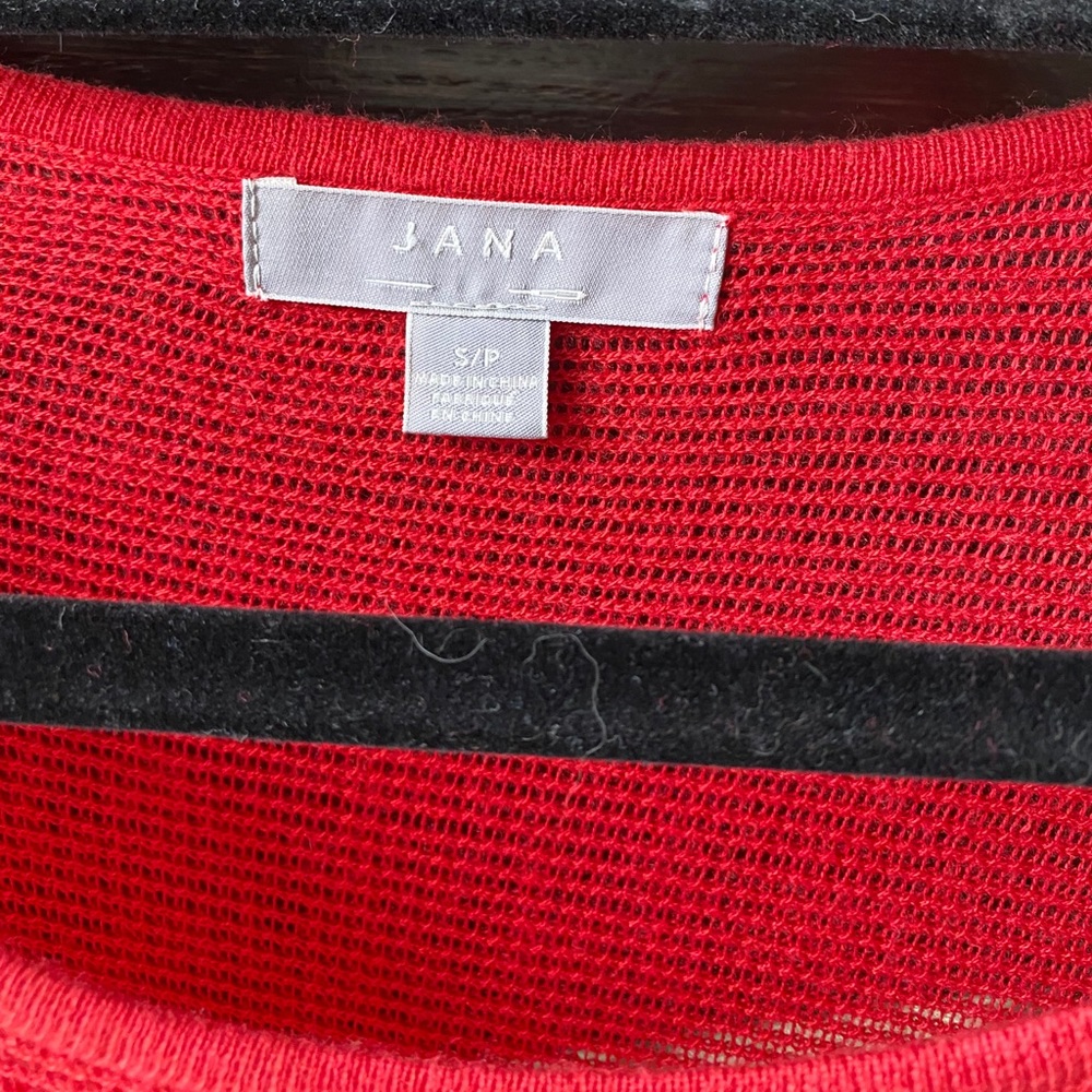 Red sweater - Picture 3 of 3